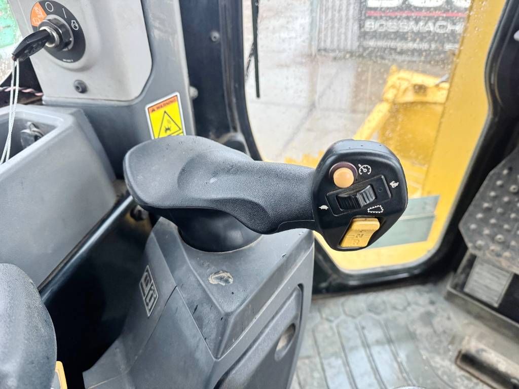 CAT D6 LGP Next Gen - CAT System One / Camera