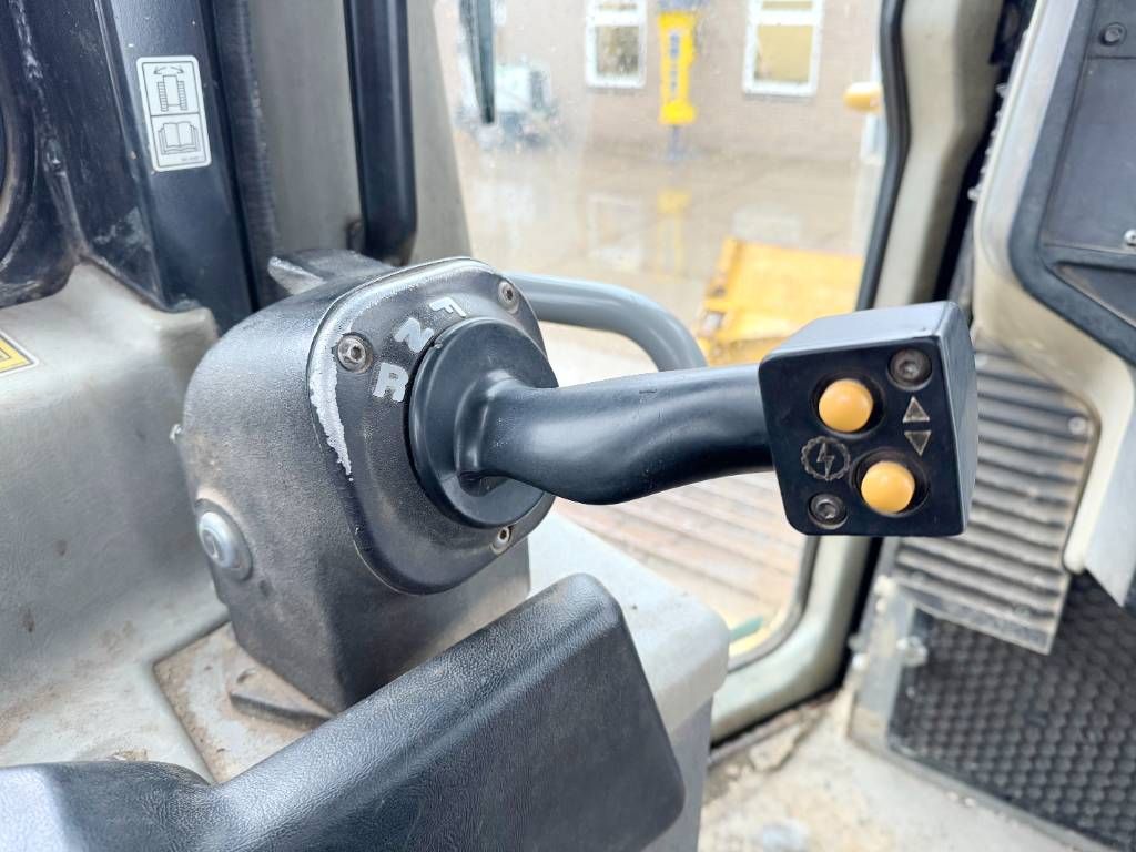 CAT D6T LGP - Dutch Machine / Camera / CE + EPA / AC