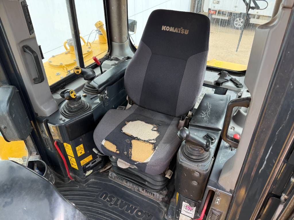 Komatsu D155AX-8 - German Machine / Ripper Valve / Camera