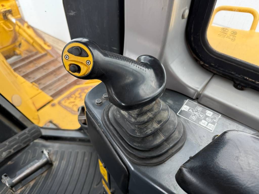 Komatsu D155AX-8 - German Machine / Ripper Valve / Camera