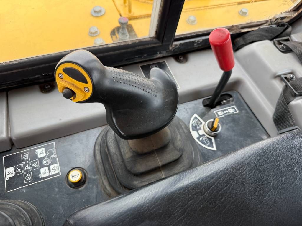 Komatsu D155AX-8 - German Machine / Ripper Valve / Camera