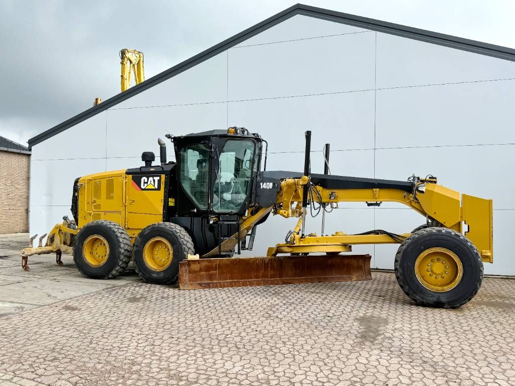 CAT 140M3 - Pushblock / Ripper / Joystick Controls
