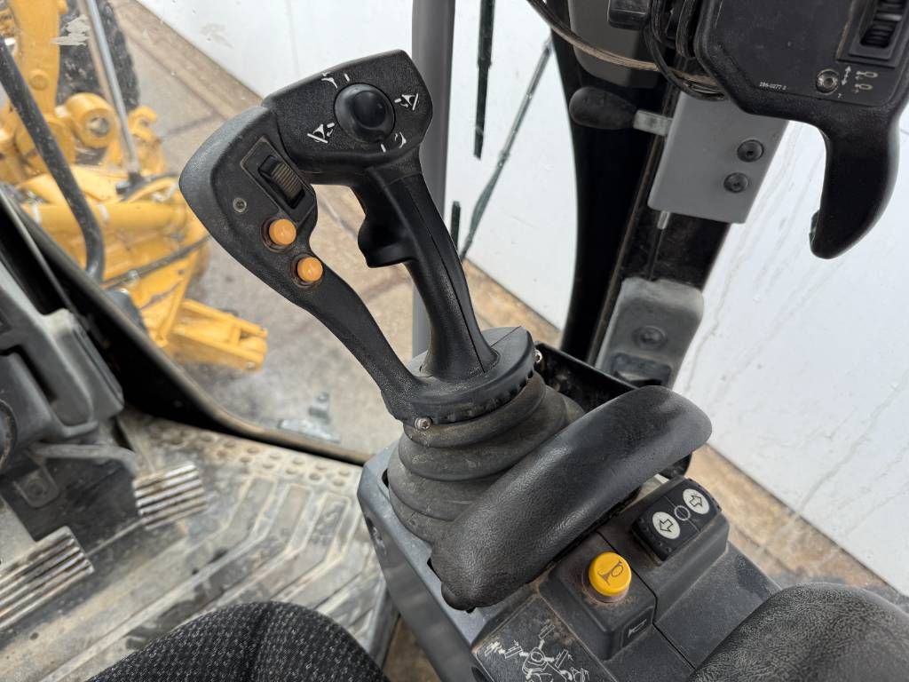 CAT 140M3 - Pushblock / Ripper / Joystick Controls