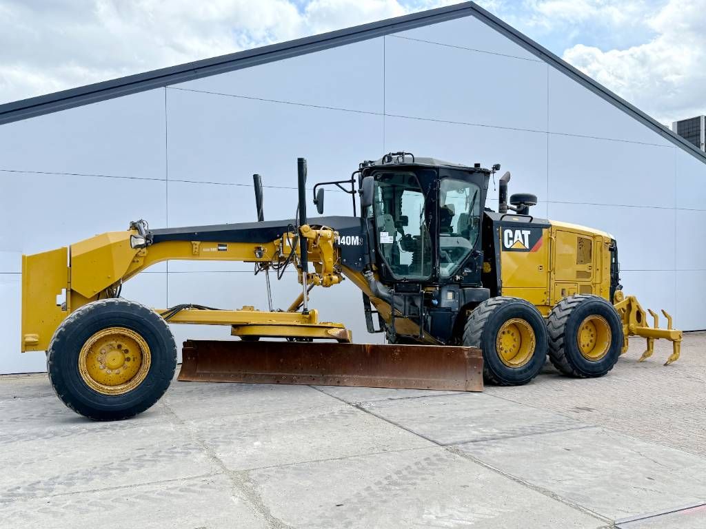 CAT 140M3 - Pushblock / Ripper / Joystick Controls