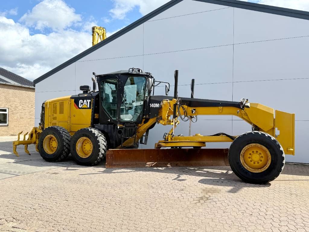 CAT 140M3 - Pushblock / Ripper / Joystick Controls