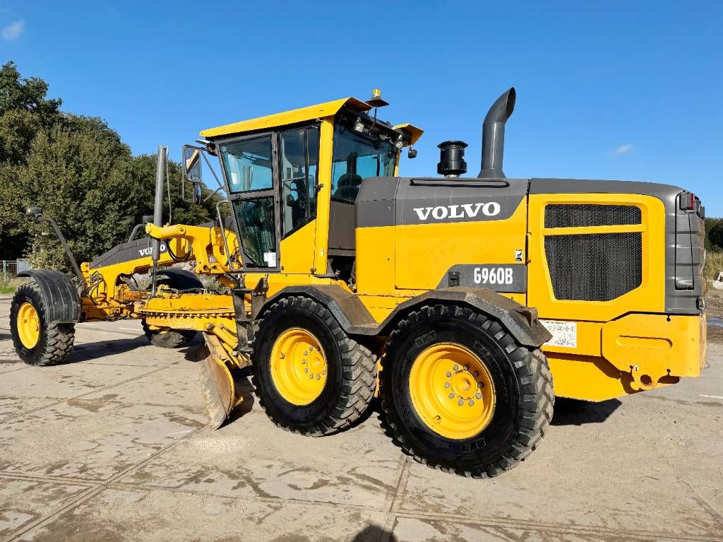 Volvo G960B - 4.90 Meter Blade / Backup Camera
