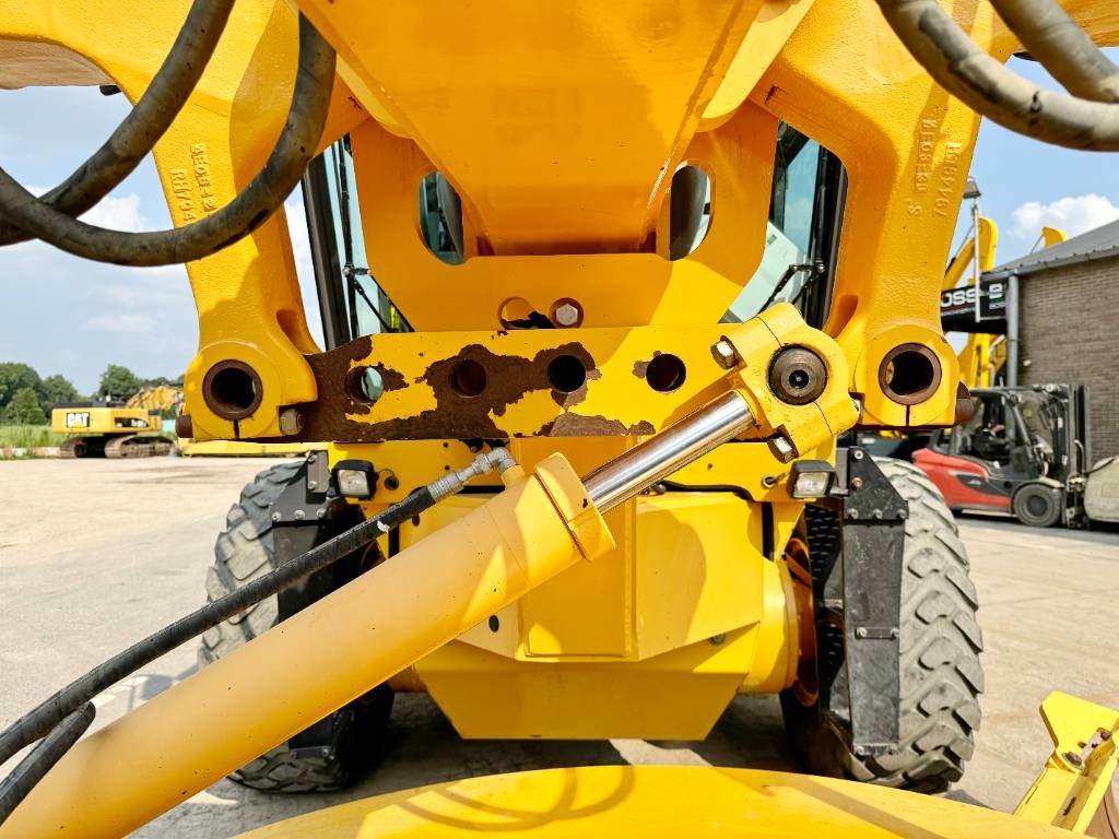 Volvo G970 - 3 Tine Ripper / EPA Certified