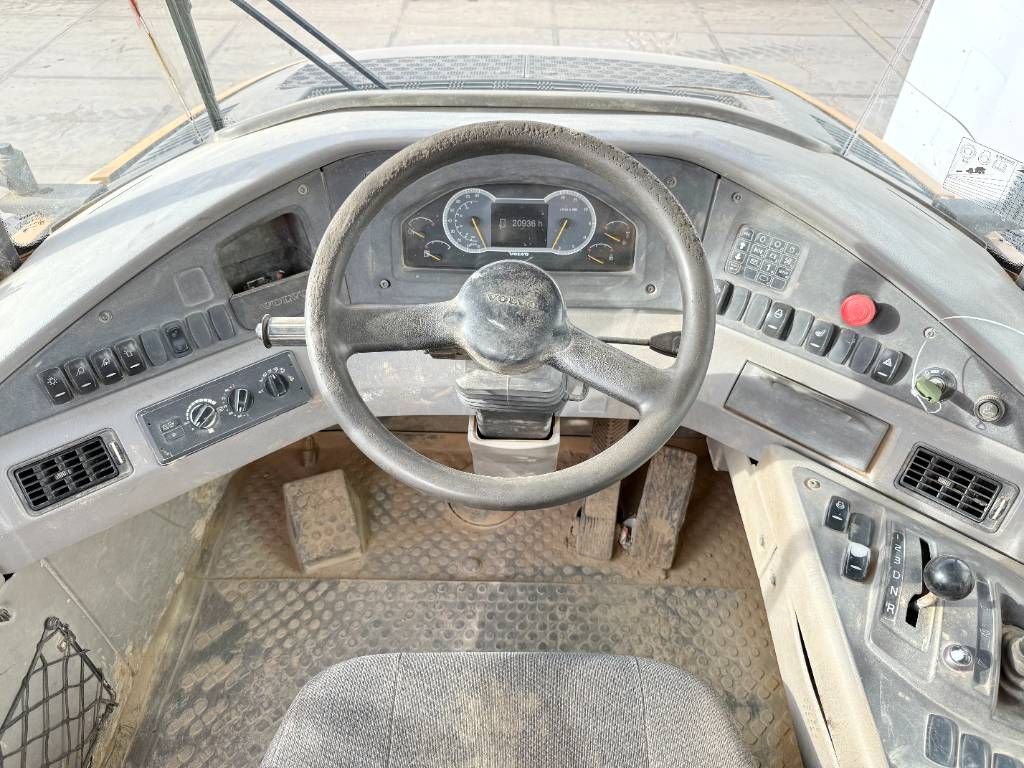 Volvo A35F - Tailgate / Backup Camera
