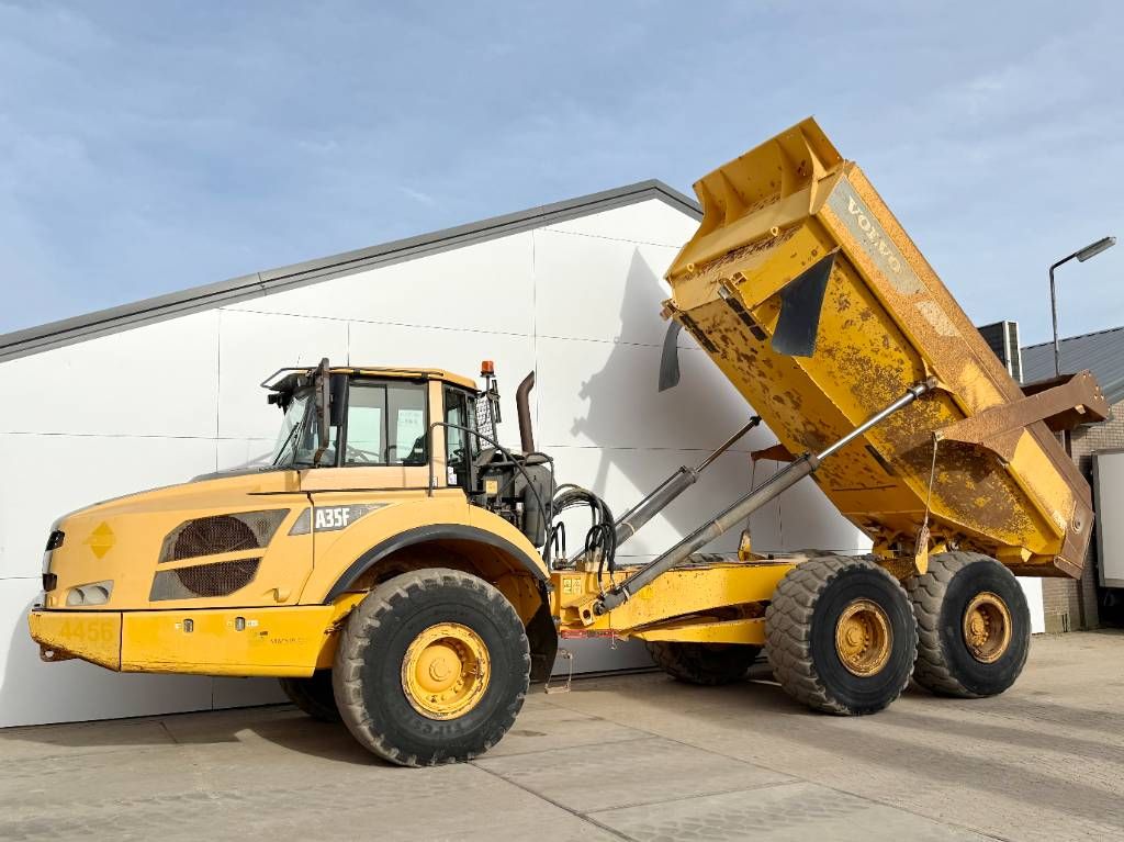 Volvo A35F - Tailgate / Backup Camera