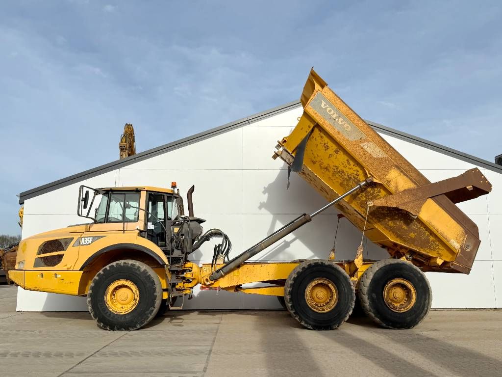 Volvo A35F - Tailgate / Backup Camera