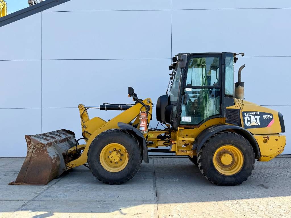 CAT 908H - Quick Coupler / Automatic Greasing