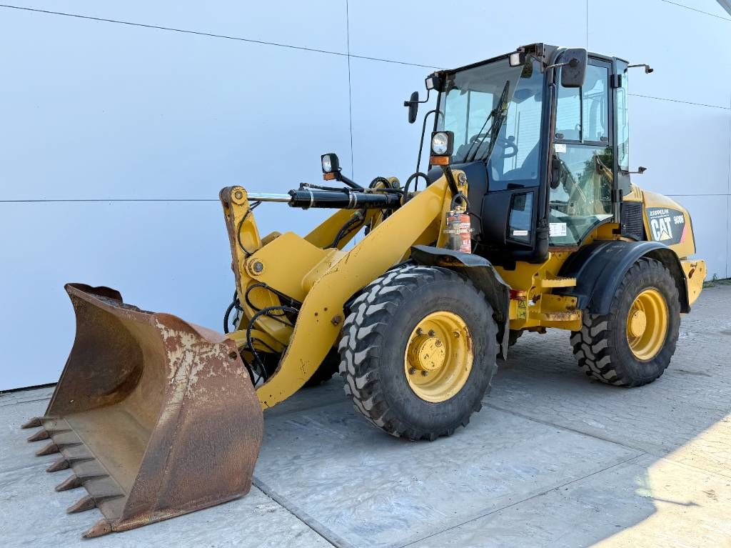 CAT 908H - Quick Coupler / Automatic Greasing