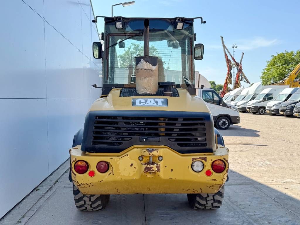 CAT 908H - Quick Coupler / Automatic Greasing