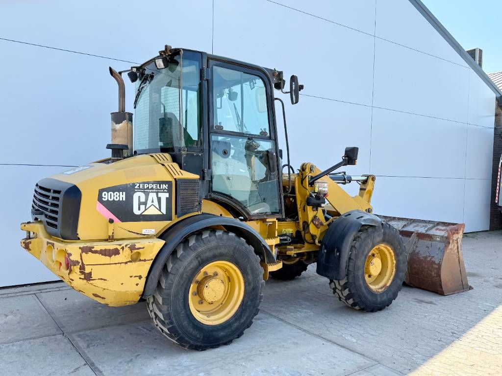 CAT 908H - Quick Coupler / Automatic Greasing