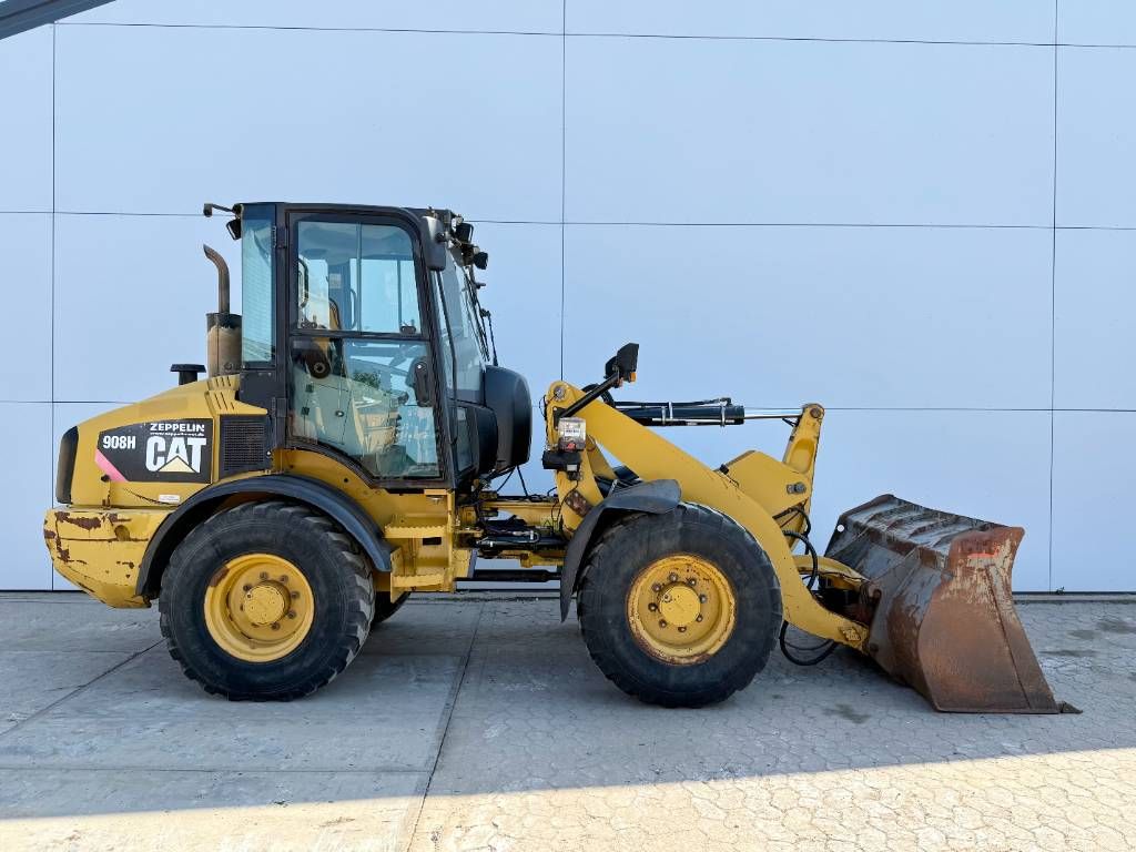 CAT 908H - Quick Coupler / Automatic Greasing