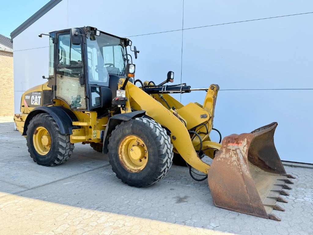 CAT 908H - Quick Coupler / Automatic Greasing