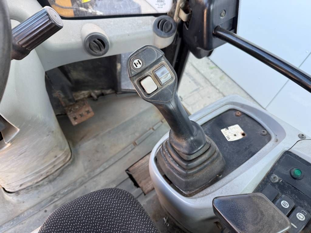 CAT 908H - Quick Coupler / Automatic Greasing