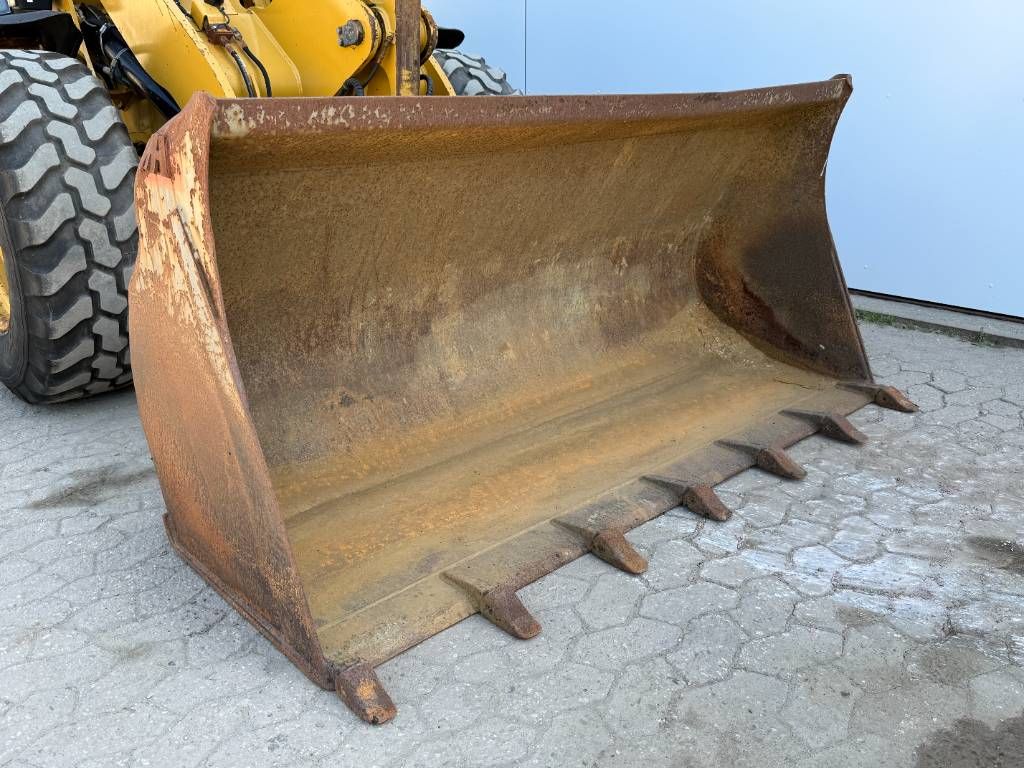 CAT 908H - Quick Coupler / Automatic Greasing