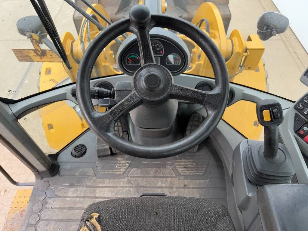 CAT 938K - German German / Backup Camera