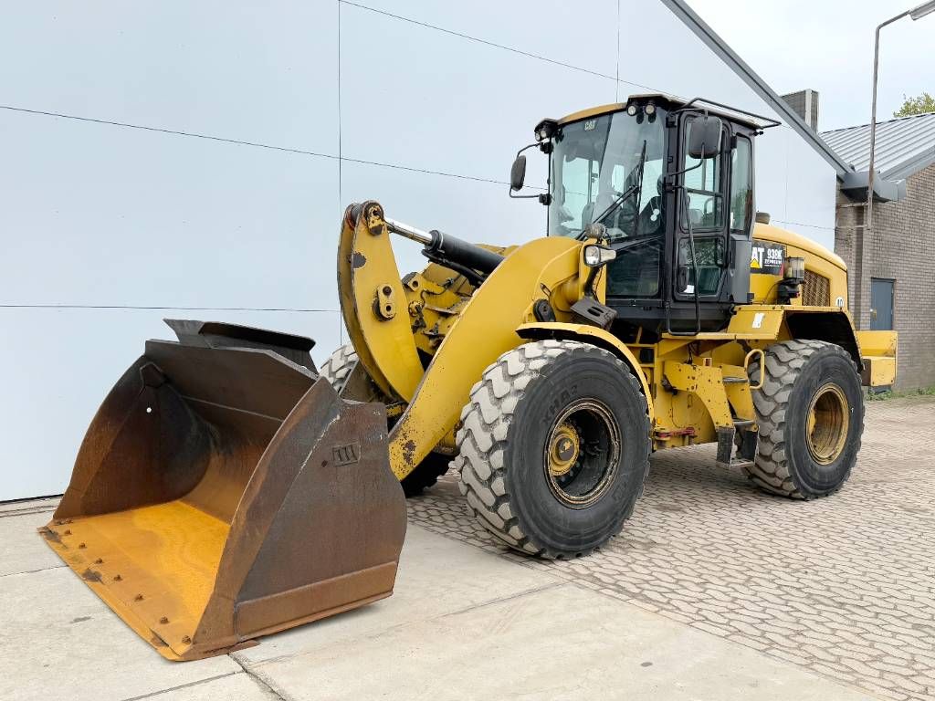 CAT 938K - German German / Backup Camera