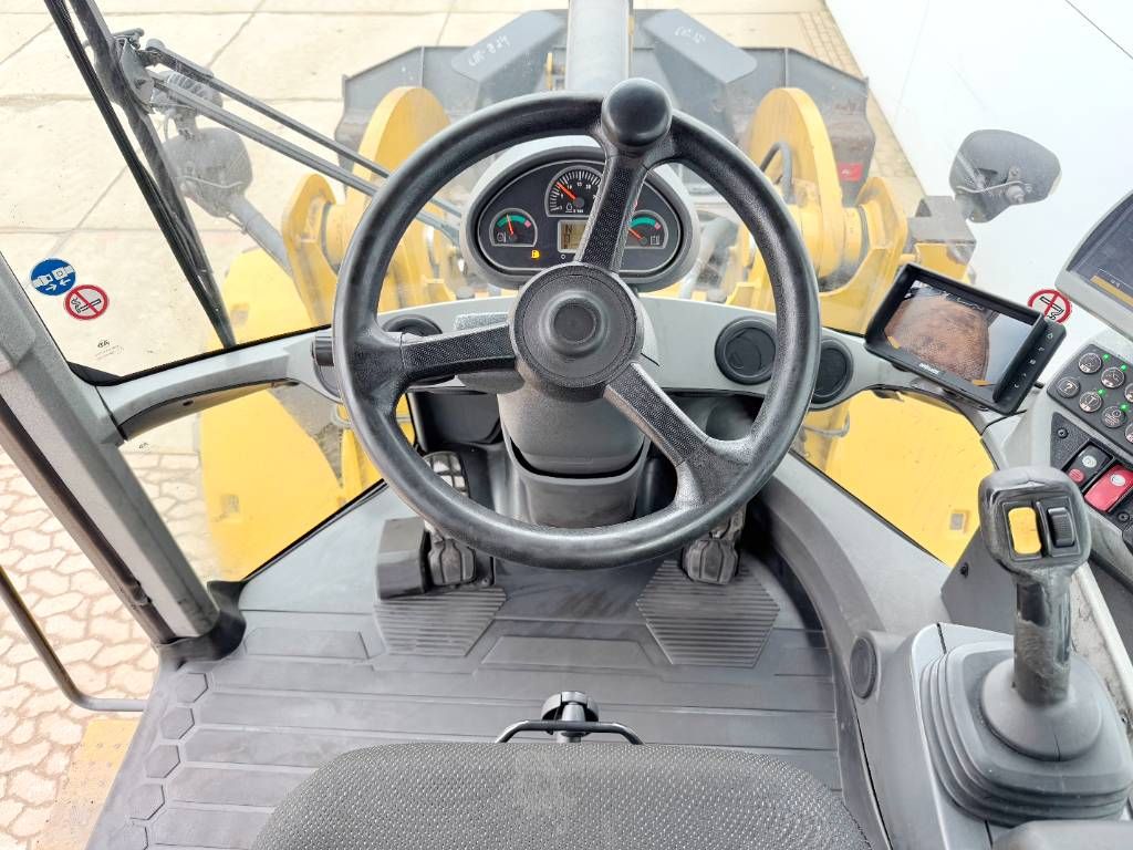 CAT 938K - German German / Backup Camera