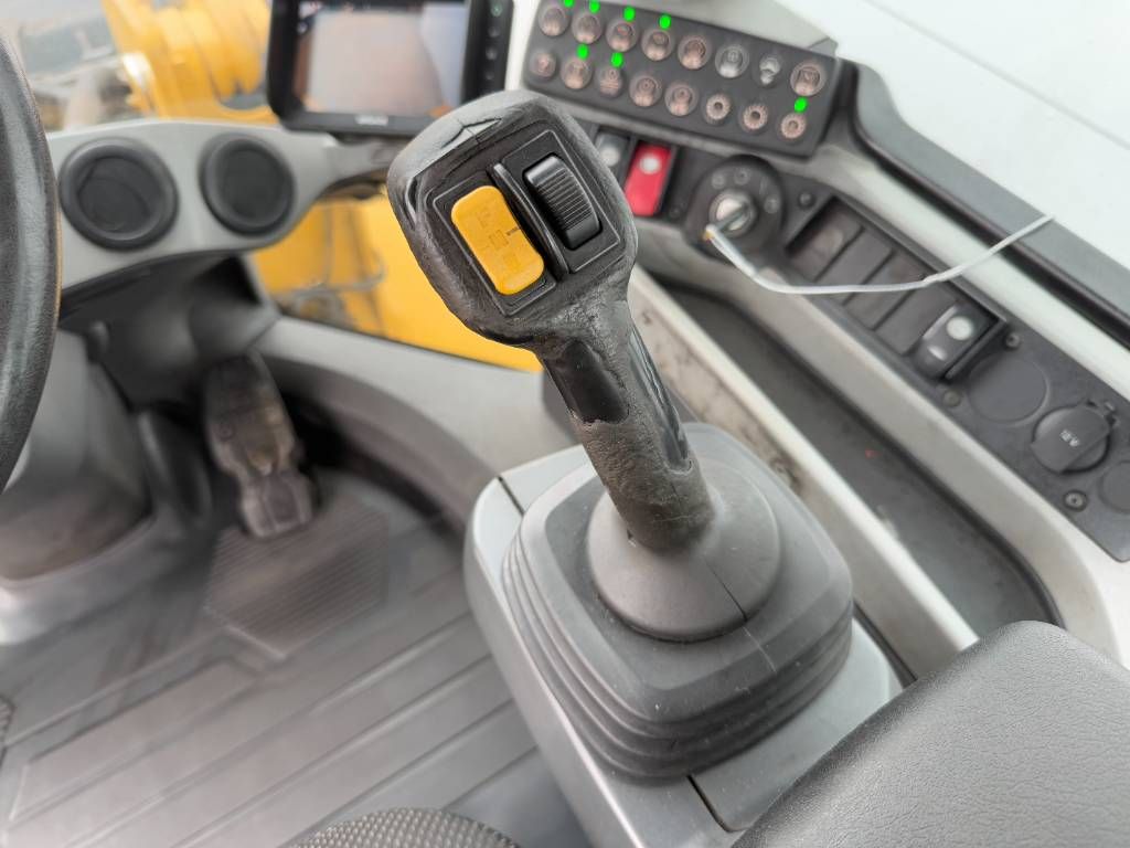 CAT 938K - German German / Backup Camera