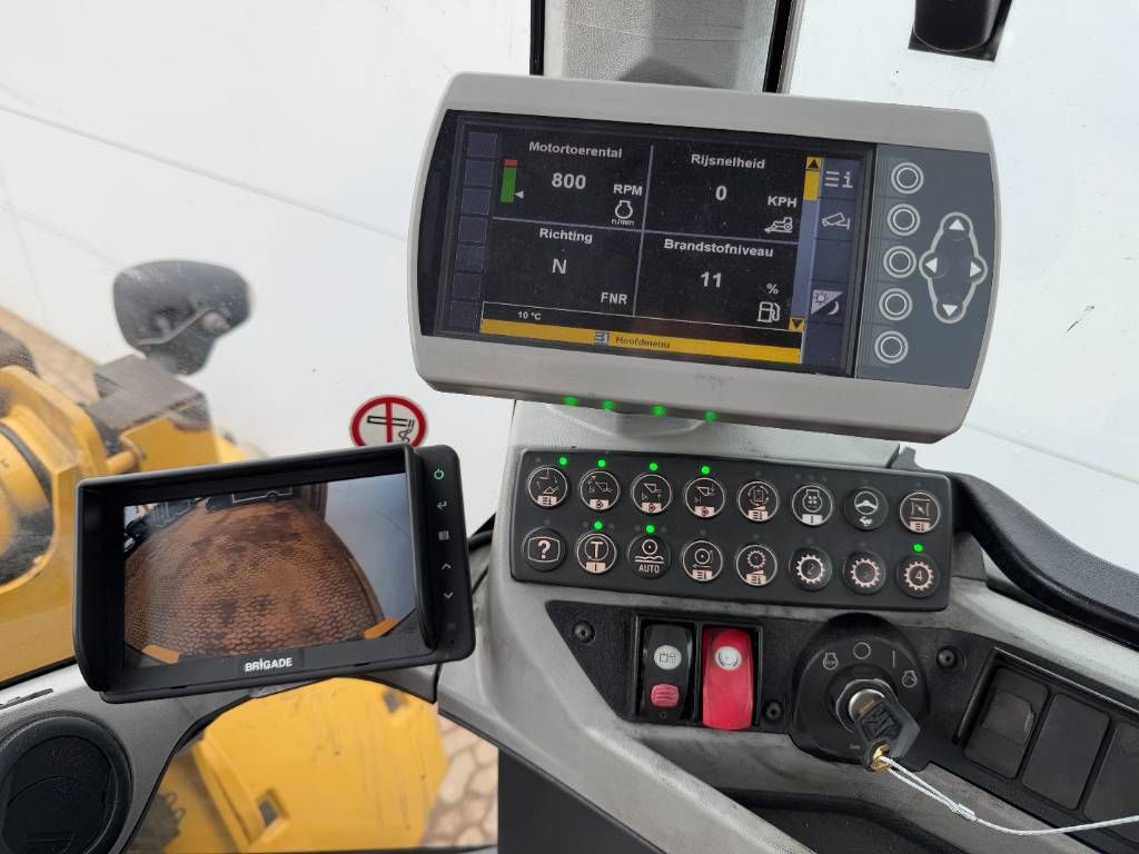 CAT 938K - German German / Backup Camera