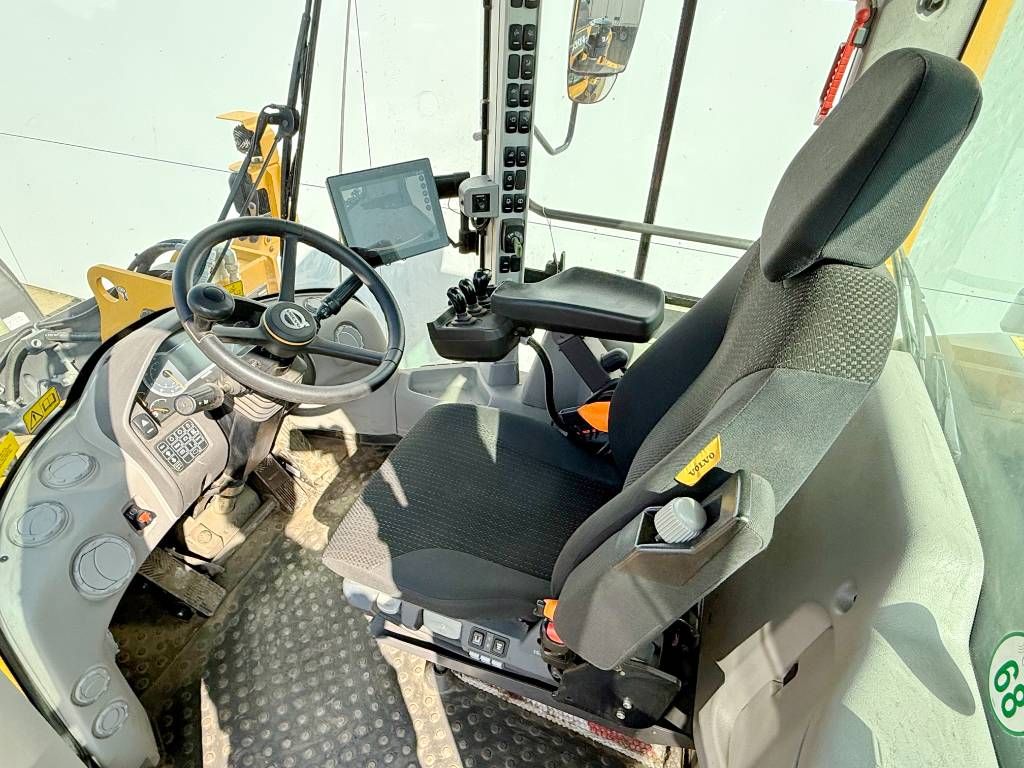 Volvo L110H - German Machine / High-tip Bucket / 3rd Fun