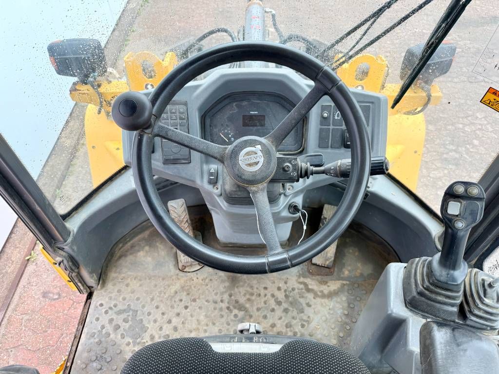 Volvo L35G - German Machine / Only forks included