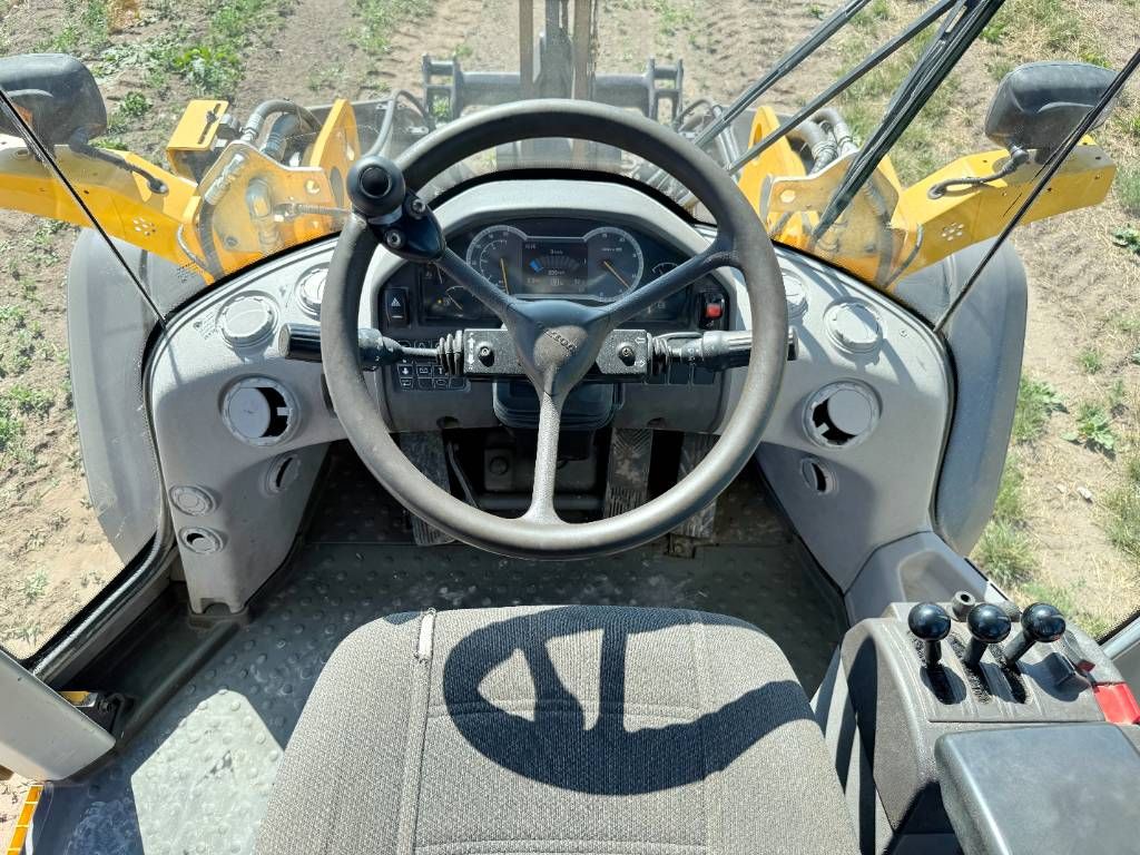 Volvo L60H - 3rd Function / Automatic Greasing