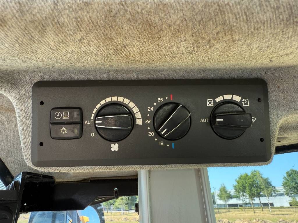 Volvo L60H - 3rd Function / Automatic Greasing