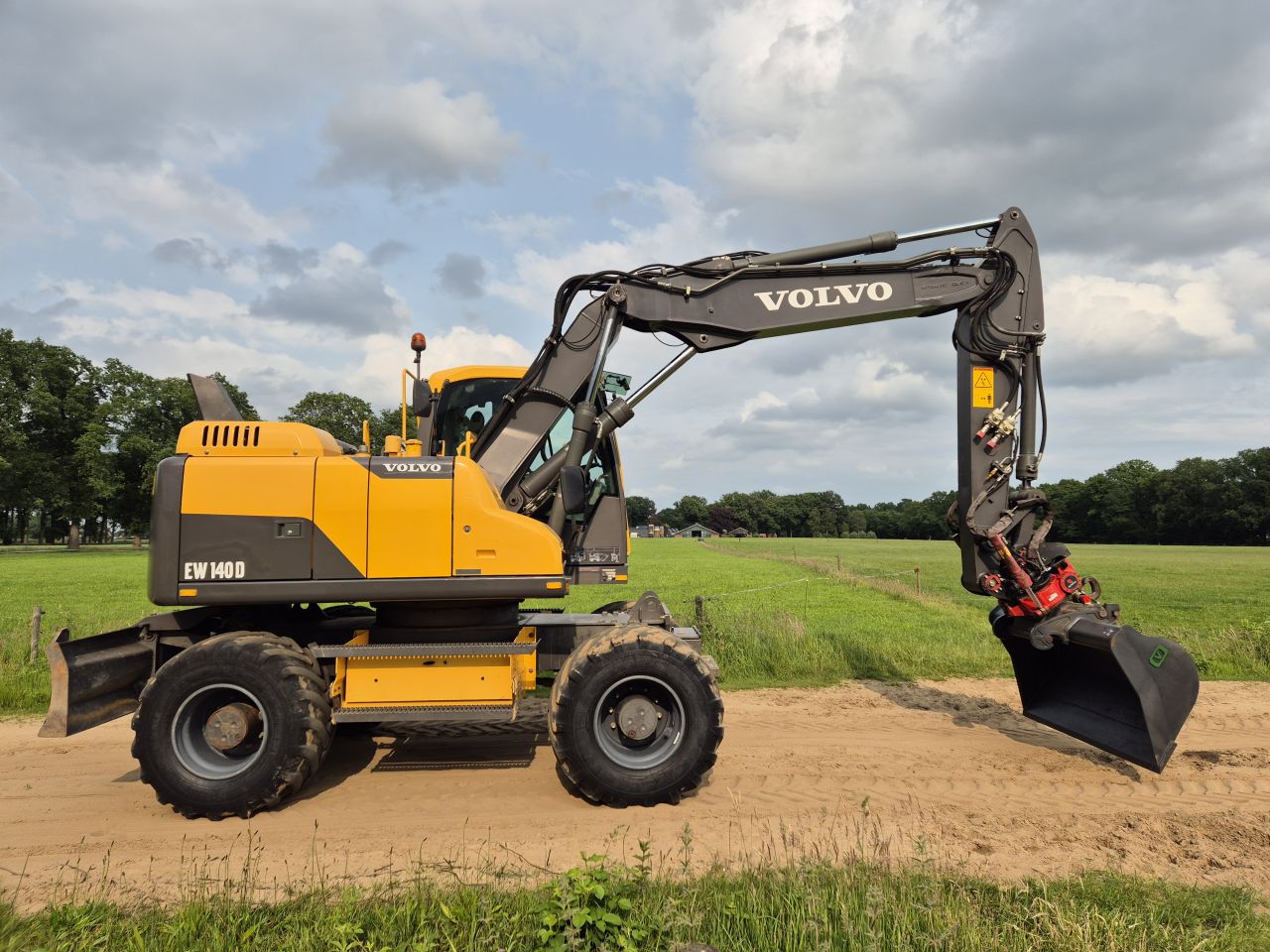 Volvo EW 140 D mobiele kraan / graafmachine (draaikantelstuk)