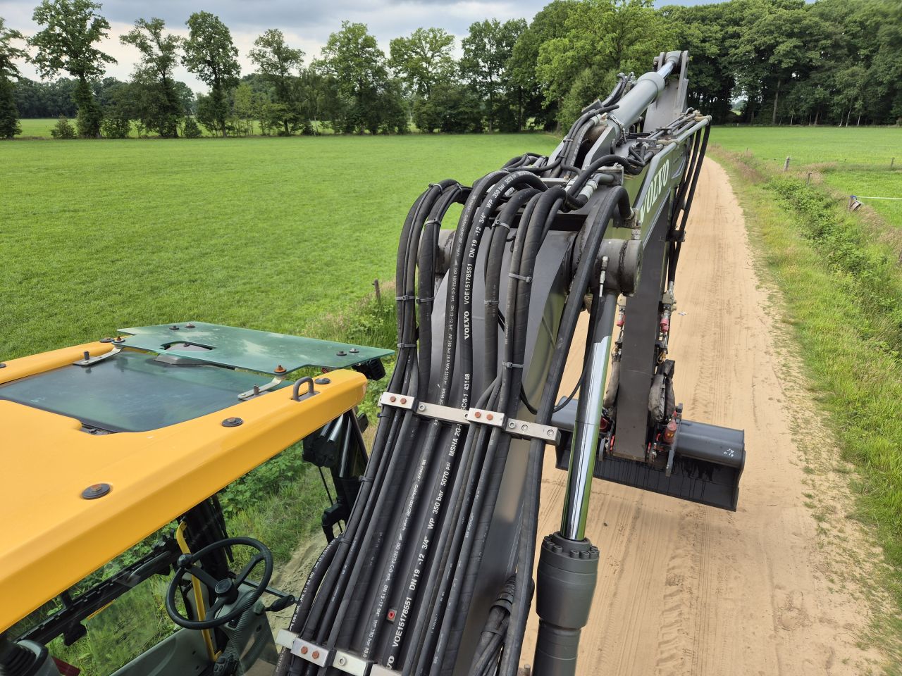 Volvo EW 140 D mobiele kraan / graafmachine (draaikantelstuk)