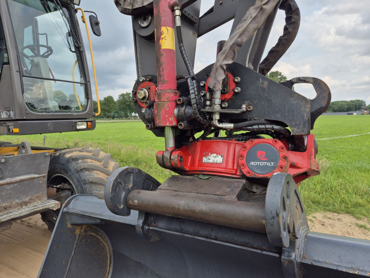 Volvo EW 140 D mobiele kraan / graafmachine (draaikantelstuk)