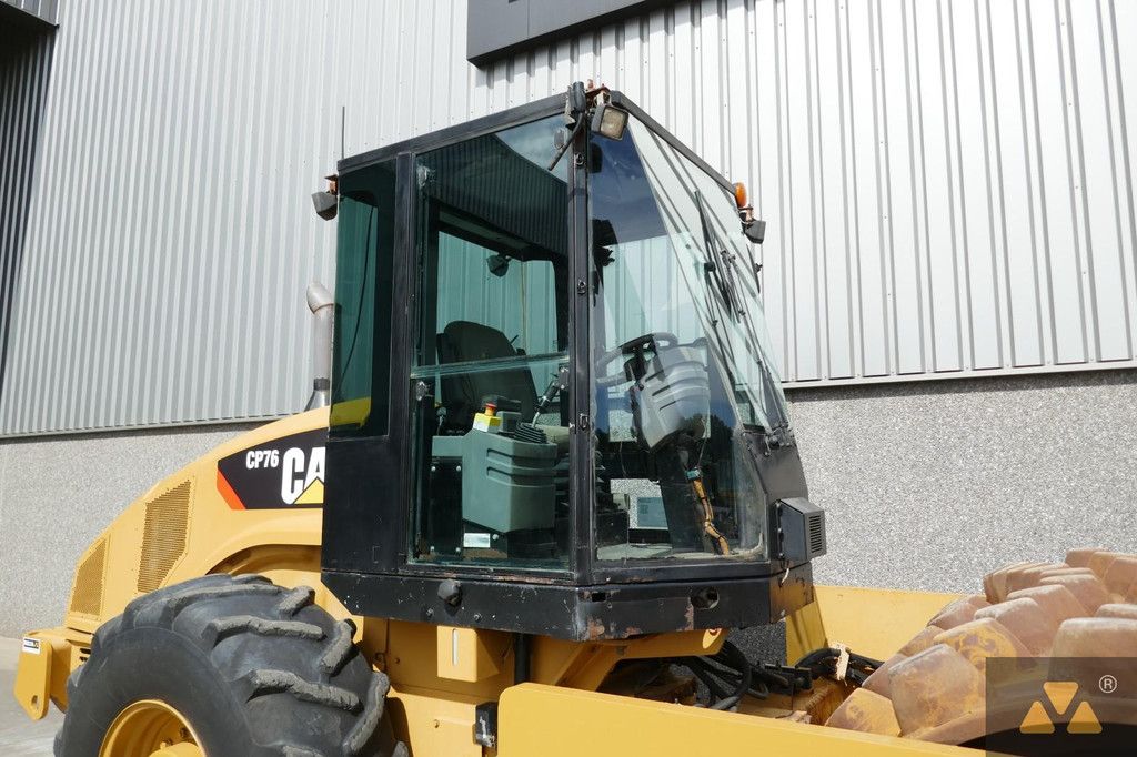 Caterpillar CP76