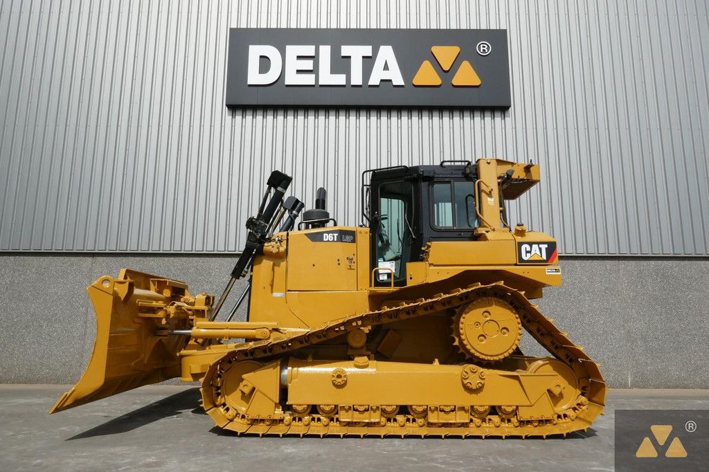 Caterpillar D6T LGP