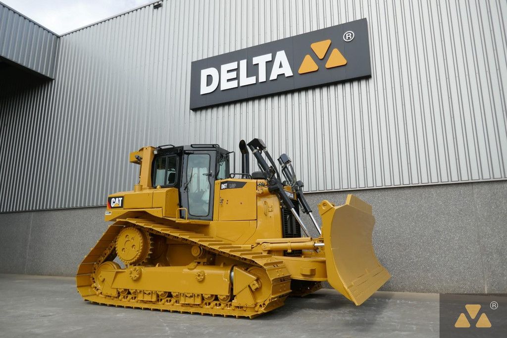 Caterpillar D6T LGP