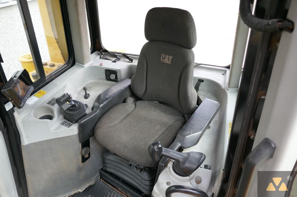 Caterpillar D6T LGP