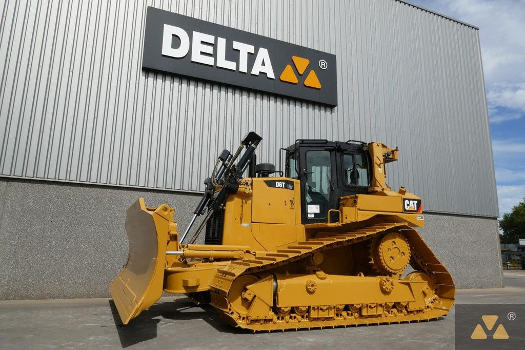 Caterpillar D6T LGP