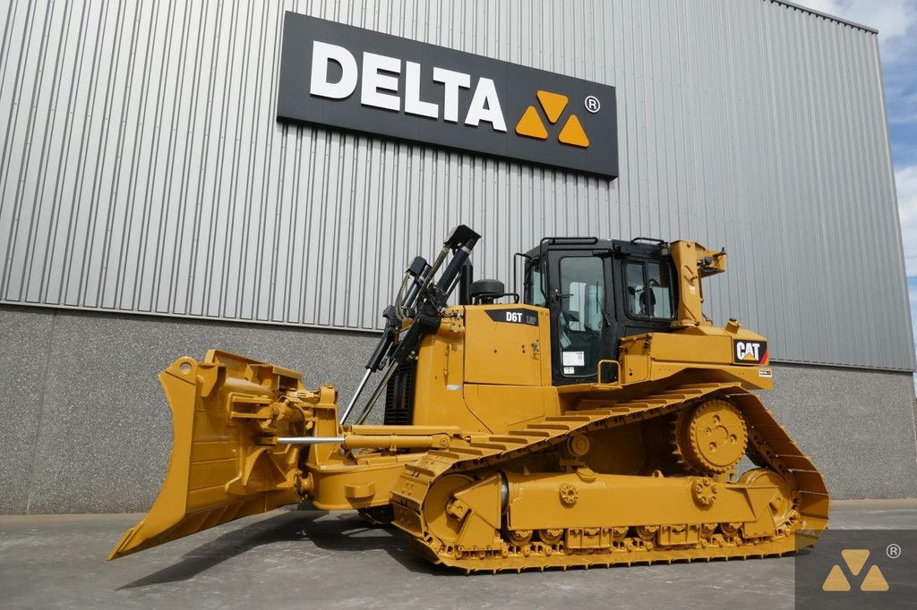 Caterpillar D6T LGP