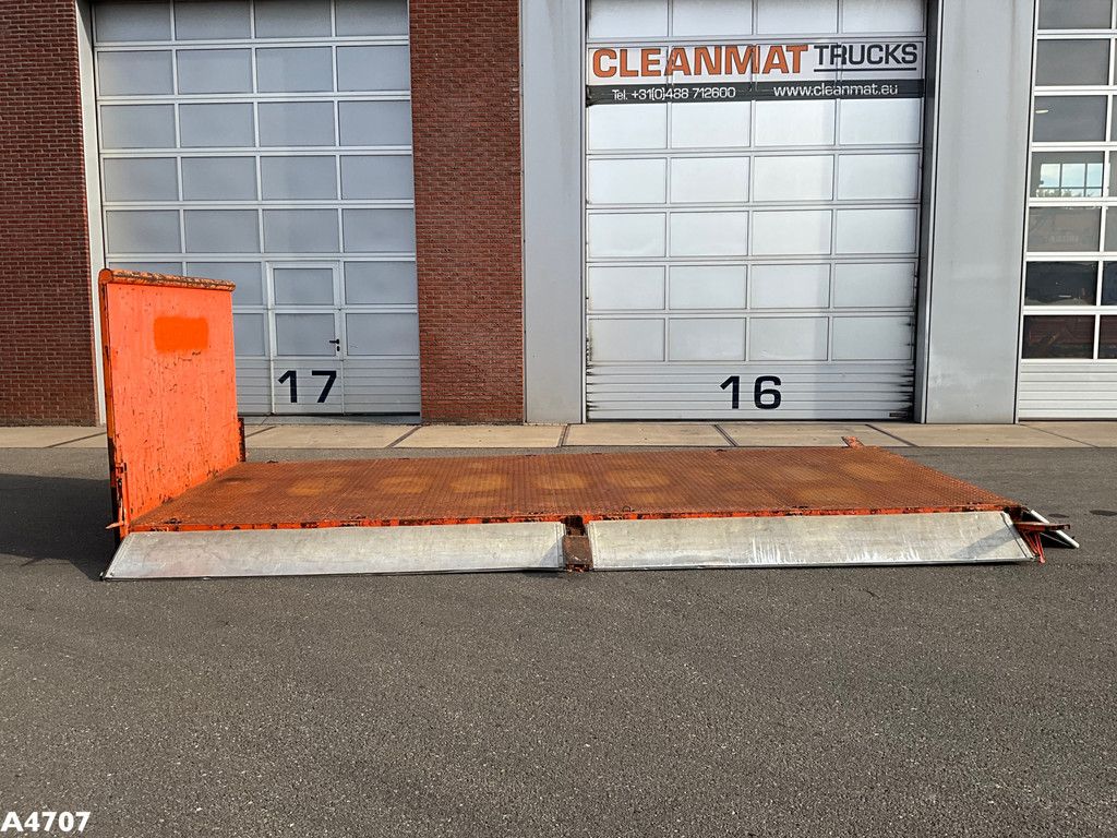 Container flatbed met zijborden