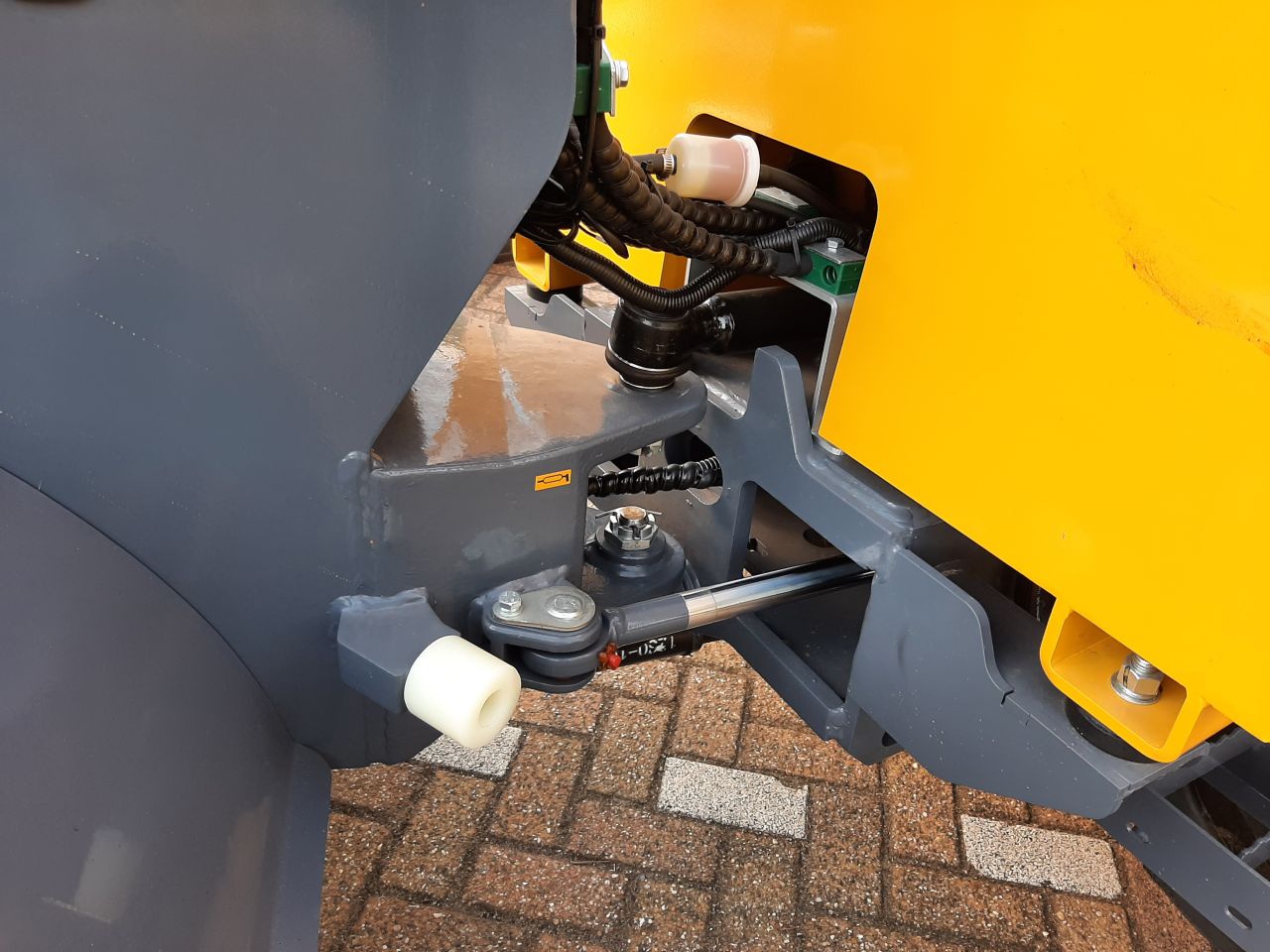 Eurotrac W12 S - Incl. grondbak en palletvork - Lease evt.