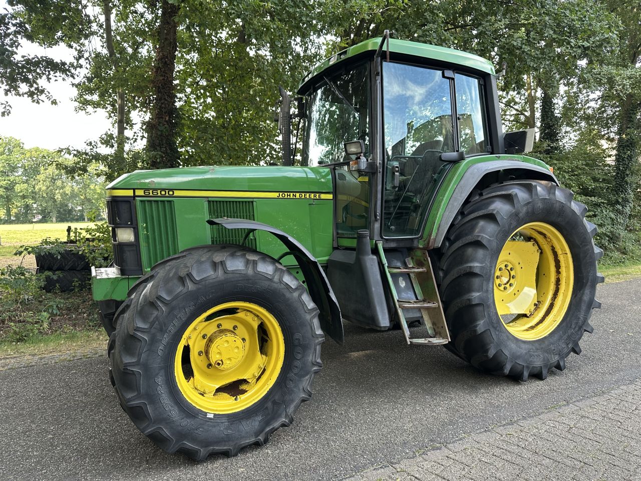 John Deere 6600