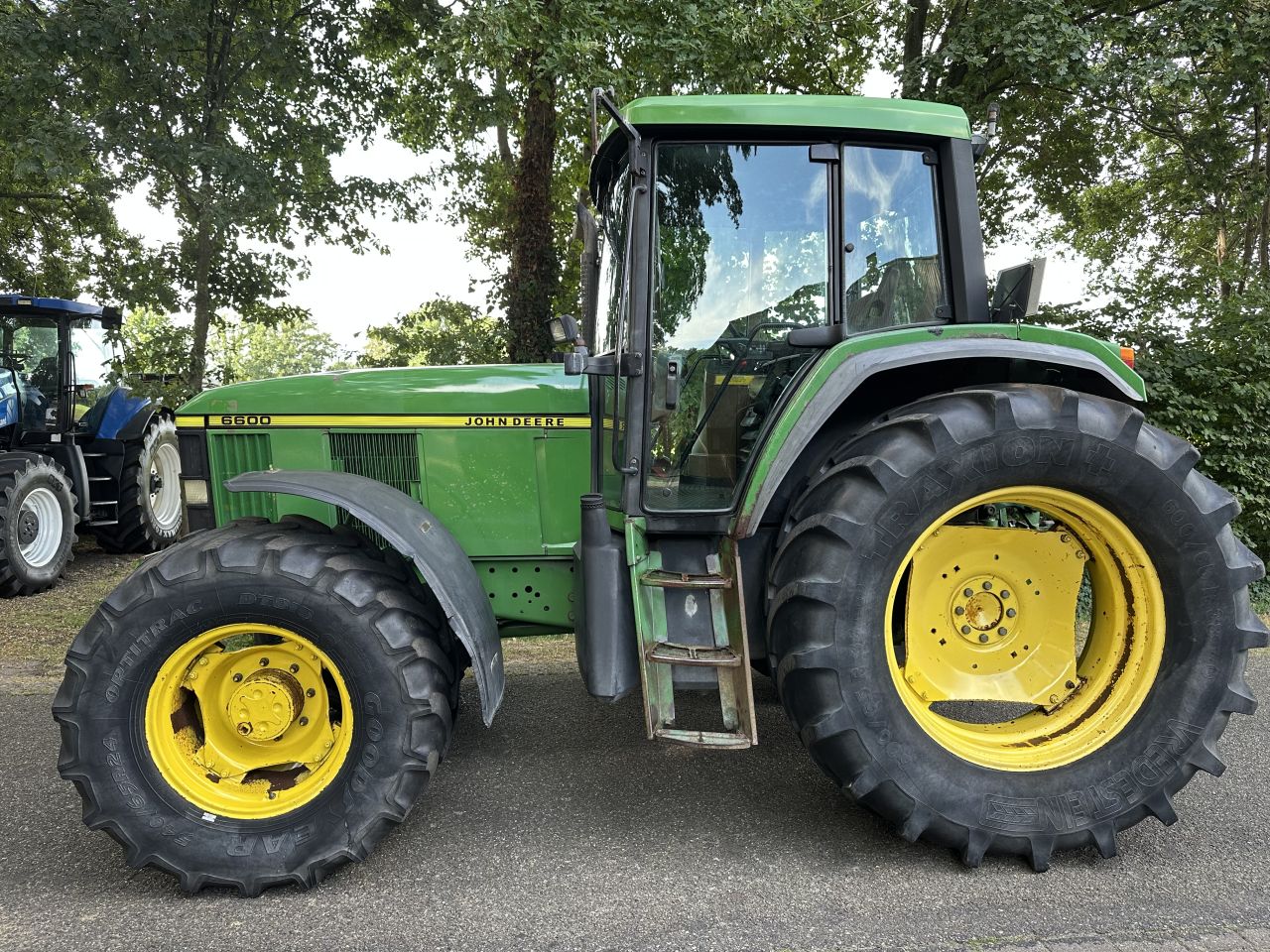 John Deere 6600