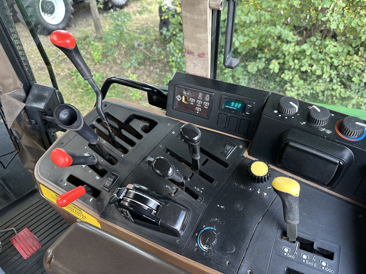 John Deere 6600