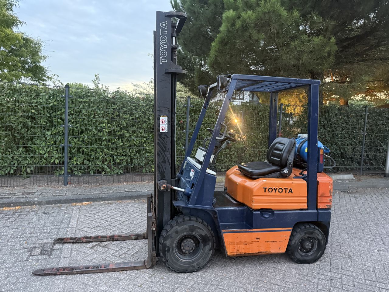 Toyota 1500KG lpg heftruck automaat luchtbanden verlichting