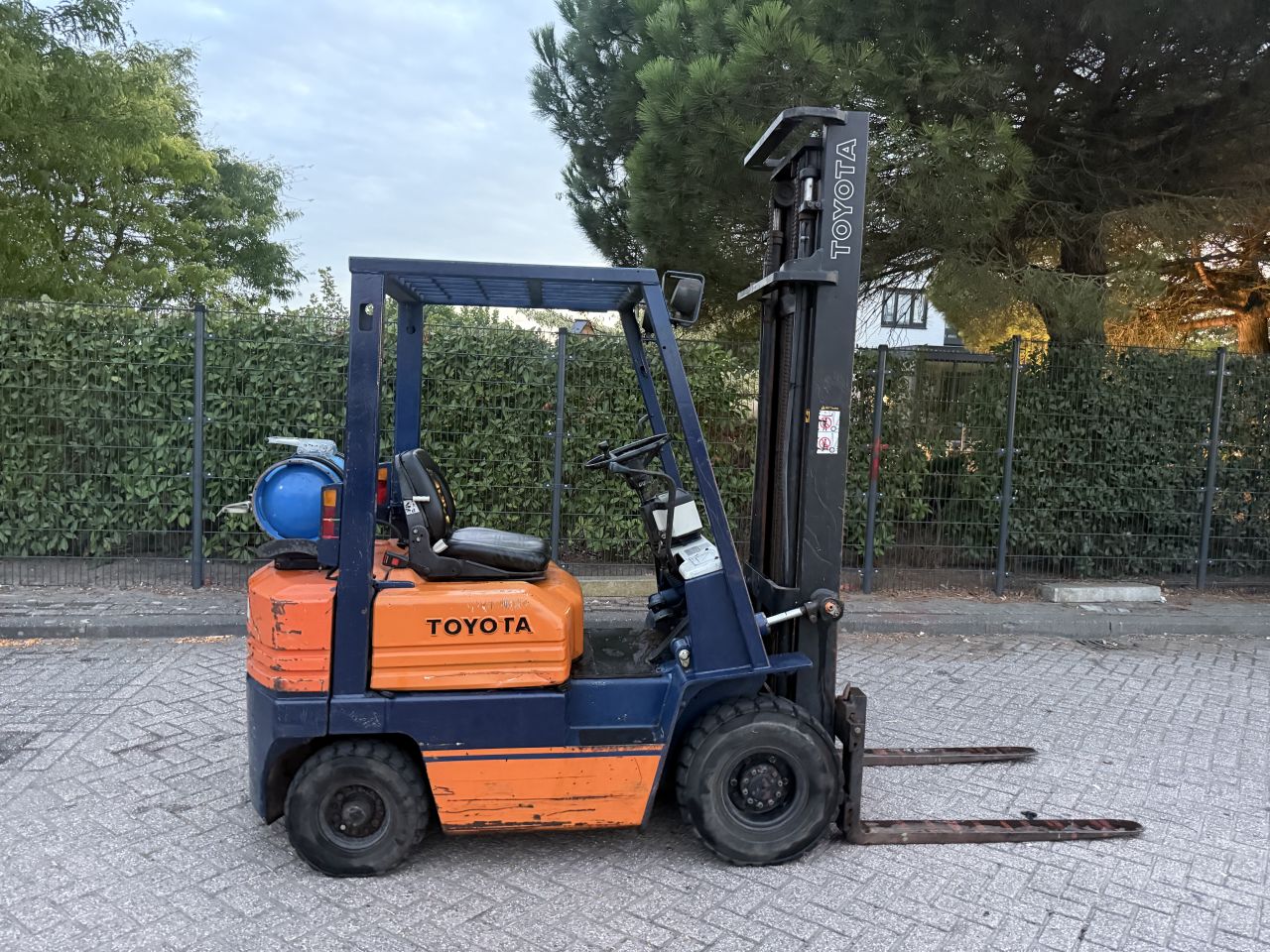 Toyota 1500KG lpg heftruck automaat luchtbanden verlichting