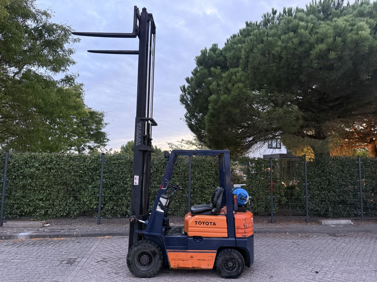 Toyota 1500KG lpg heftruck automaat luchtbanden verlichting