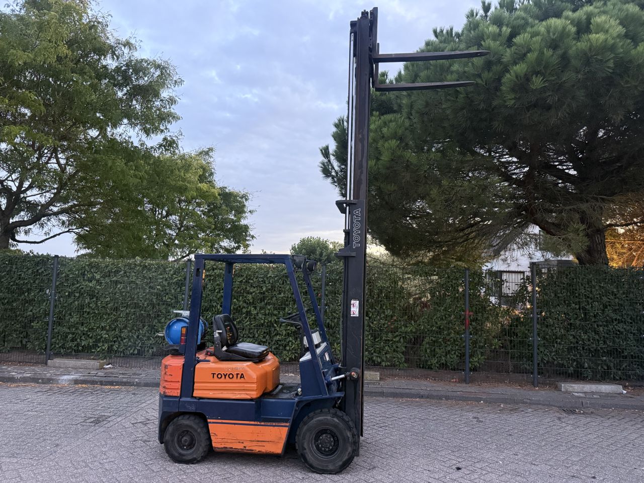 Toyota 1500KG lpg heftruck automaat luchtbanden verlichting