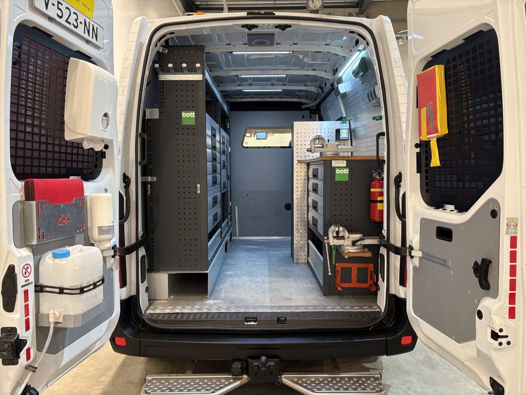 Renault Master 2.3 dCi L2H2 145 PK / Servicebus / Bott Inrichting / Euro 6 / 220V. / Airco / Camera / Trekhaak / Cruise Control / 40.000 KM !!